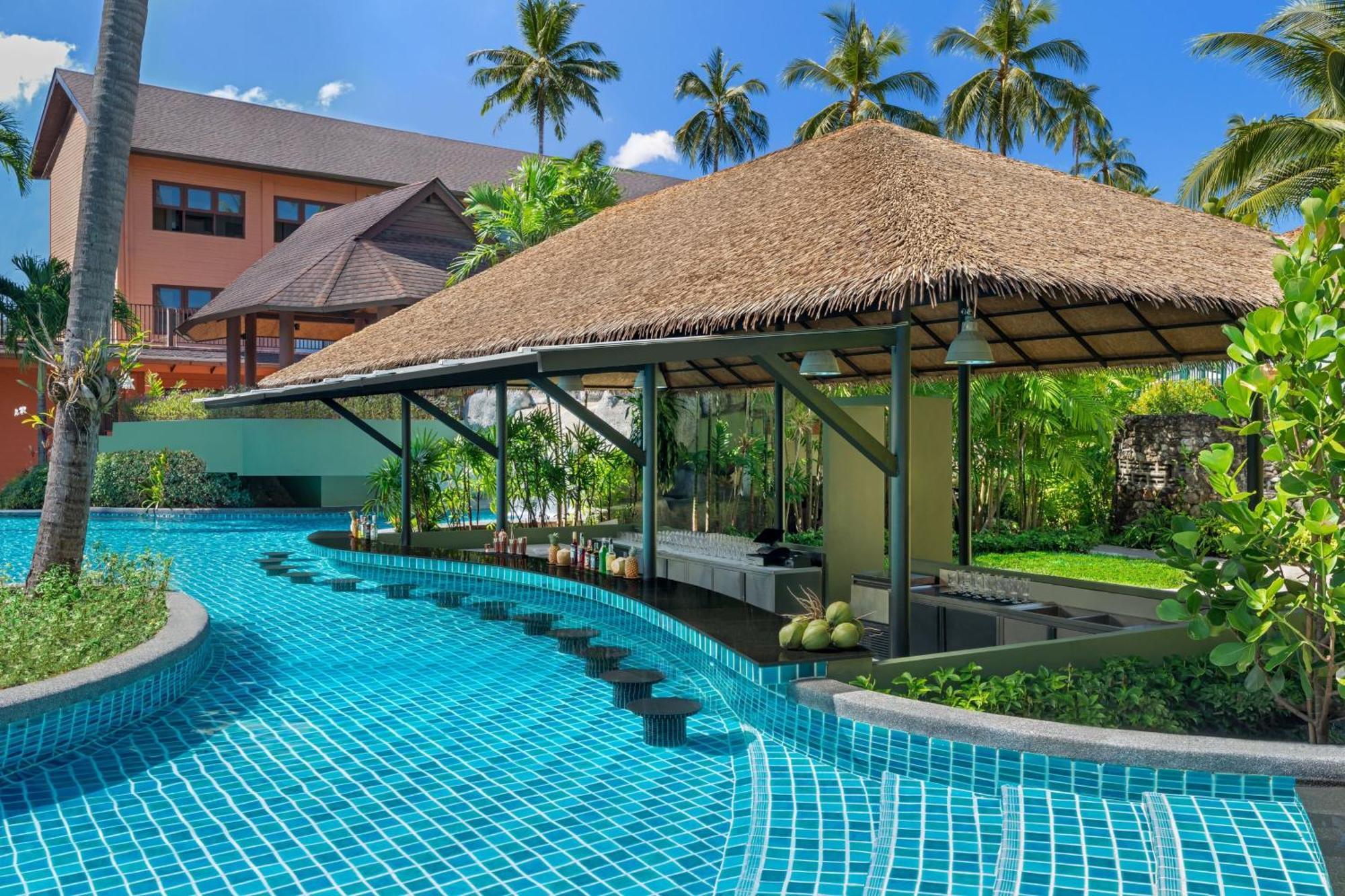 Courtyard By Marriott Phuket, Курортный комплекс 4*