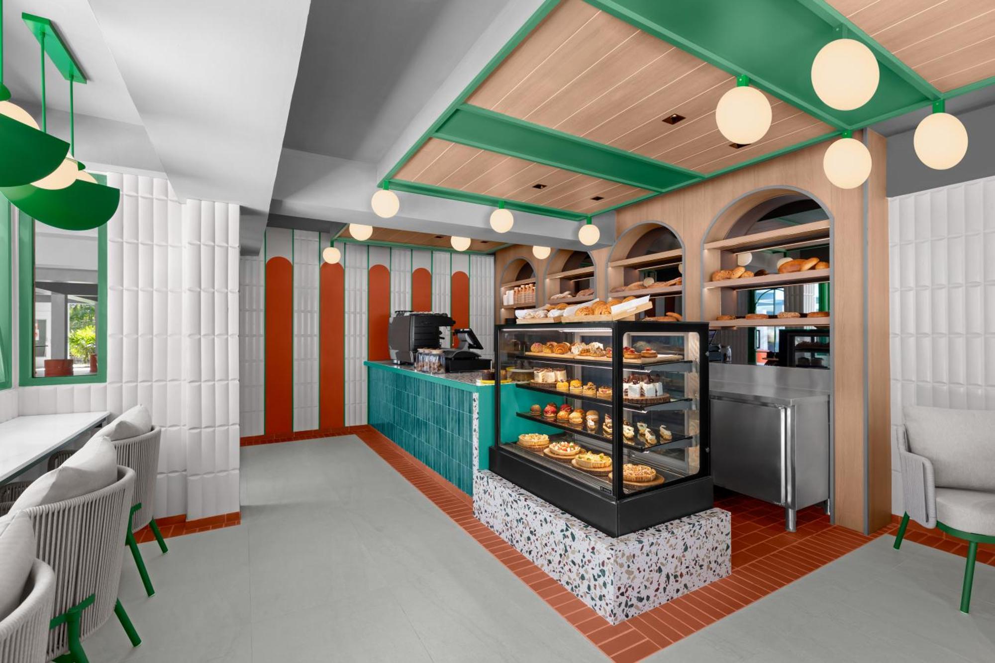 Courtyard By Marriott Phuket, Курортный комплекс 4*