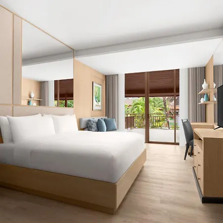 Courtyard By Marriott Phuket, Patong Beach Resort Экстерьер фото